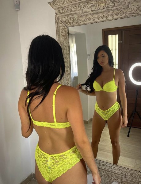 curvy naked onlyfans sex photo