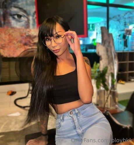 ploybkk xxx model photo