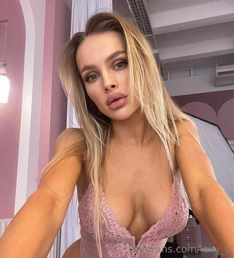 blonde shemale onlyfans hot sex gallery