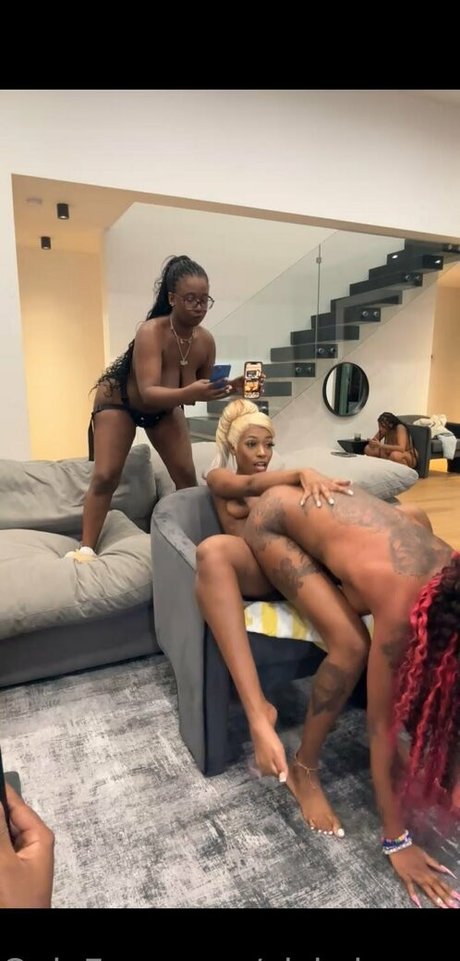 vickyhyuga high quality pornstar pictures