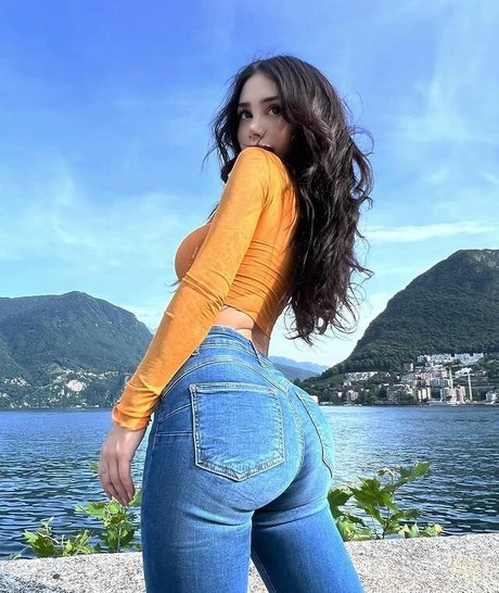 Alexis Mucci model hd pics