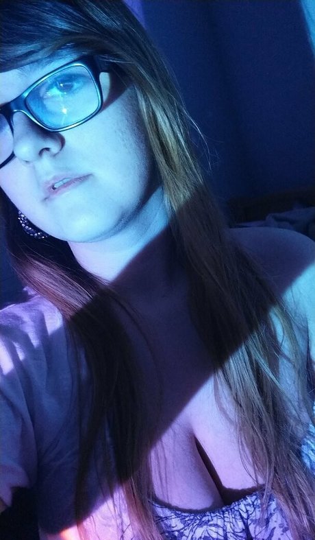 Captain TigBits pretty actress pic