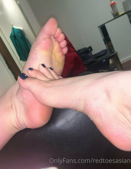 redtoesasian beautiful actress pics