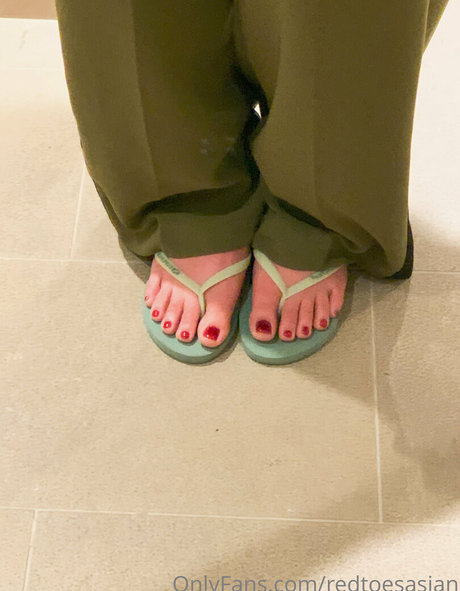 redtoesasian pornographic star photo