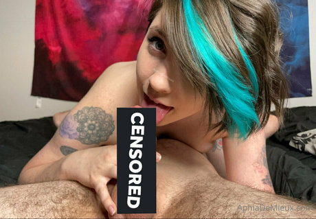 aphiademieuxpublic model sexy photo