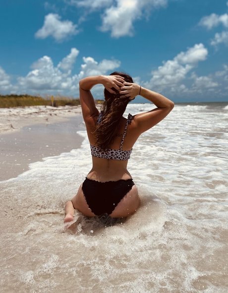 asian brunette onlyfans hd pics