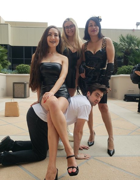 Loowcutie model hd img