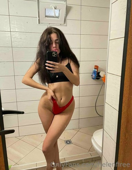 helenpipe pornstar naked pic