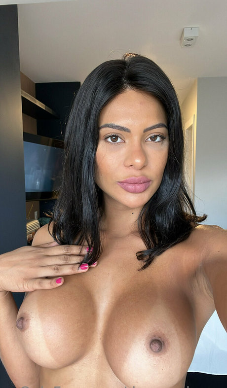 Dayane Machado pornstar nude picture