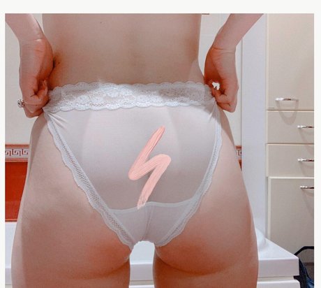 blonde babe onlyfans adult images