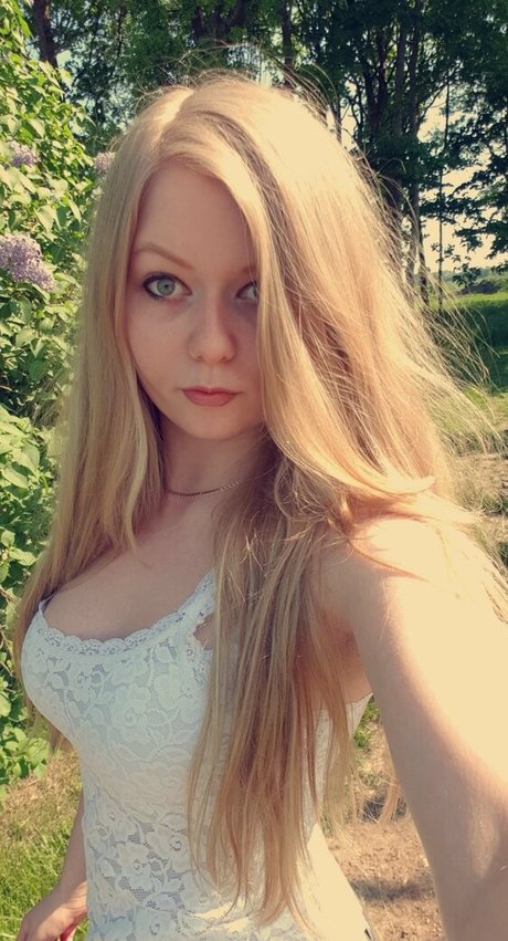 Purrluna actress picture