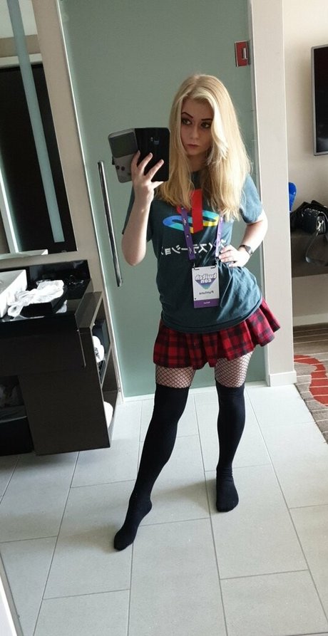 Purrluna nude actress picture