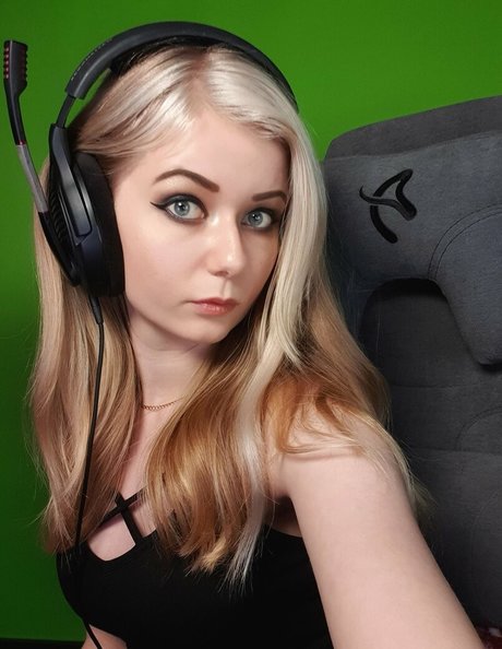 Purrluna star art gallery