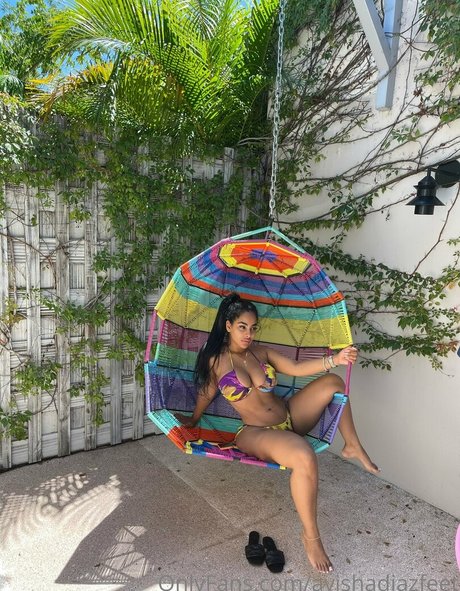 ayishadiazfeet model pretty pictures