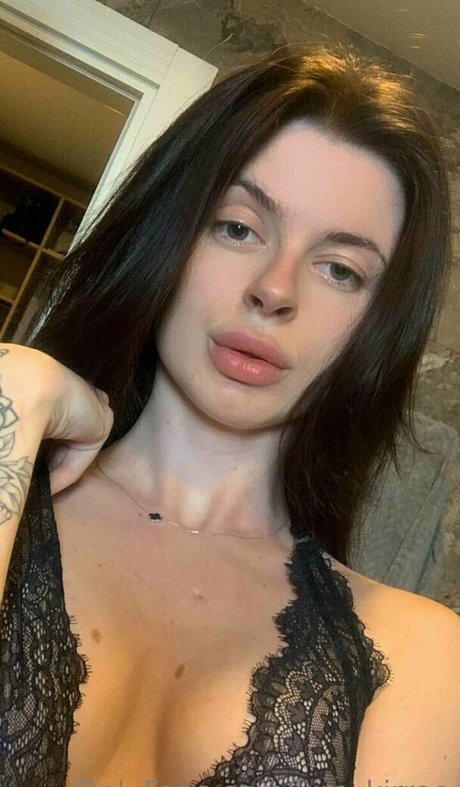 kira kirraa pornstar perfect pic