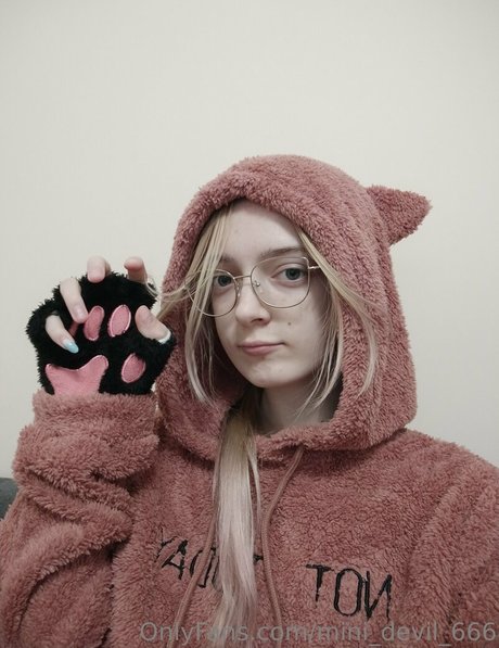 mini devil 666 nude actress galleries