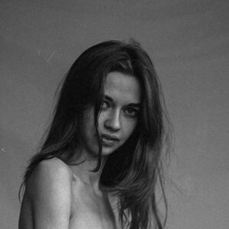 Pikdame model erotic picture