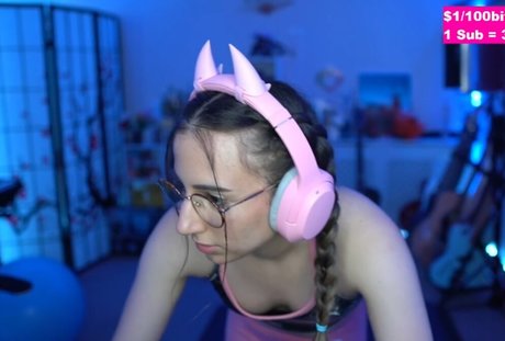 Millie Mossiae top actress gallery