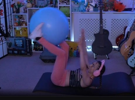 Millie Mossiae naked model photo