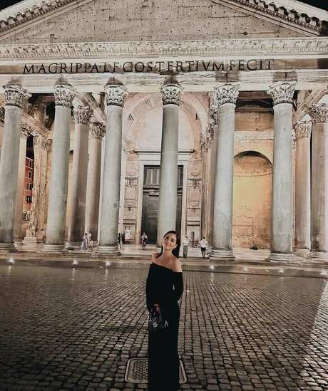 Andrea Duro nude model galleries