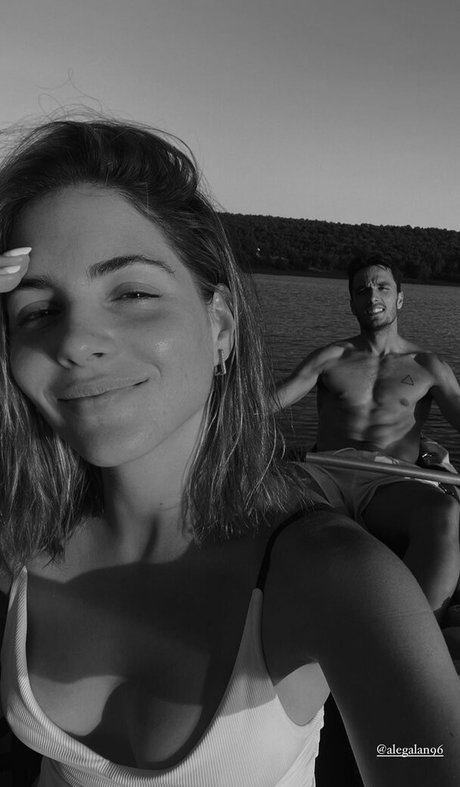 Andrea Duro sexy star pictures