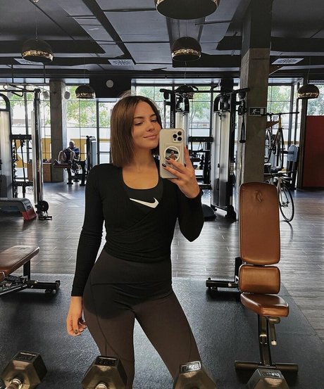 Andrea Duro best star images