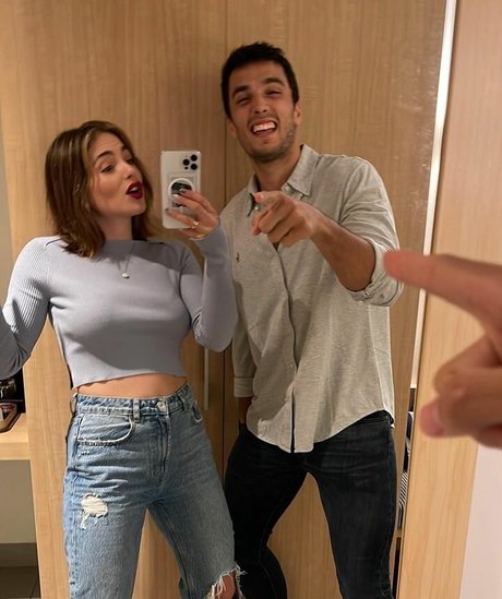 Andrea Duro sexy star img