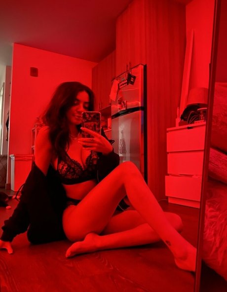 Tylenaaa erotic pornstar image