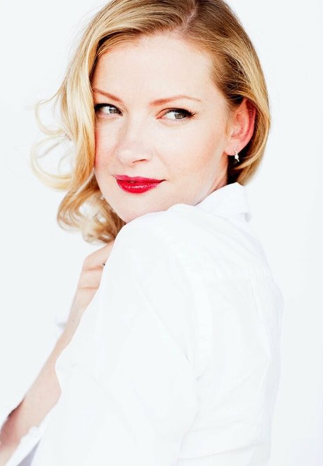 Gretchen Mol free star pictures
