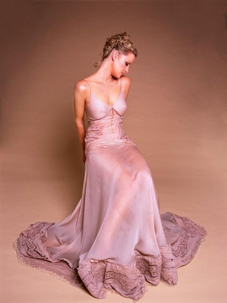 Gretchen Mol star nudes pics