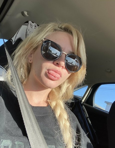 Lola Fae model sexy photo