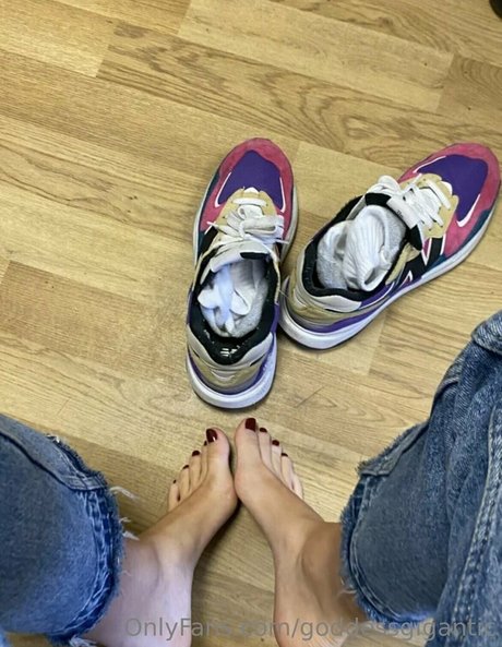 goddessgigantic star nudes image