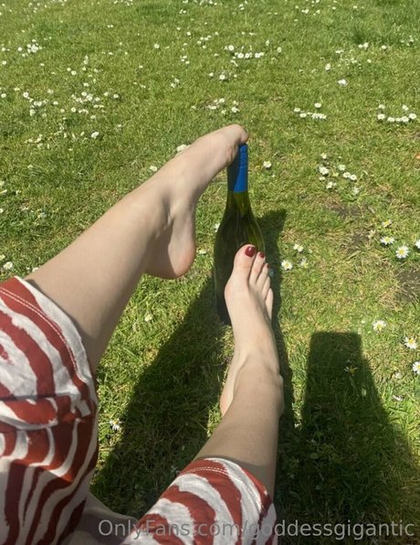 goddessgigantic model sex pic