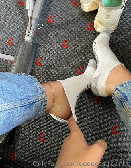 goddessgigantic nudes pornstar image