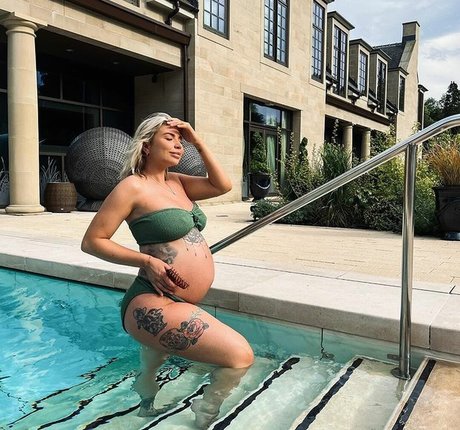 Olivia Buckland pornstar art picture