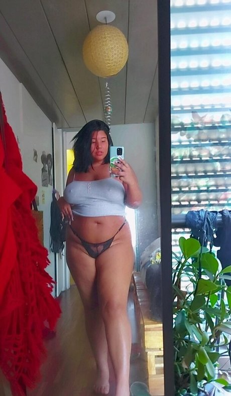 viivenuz star hot pictures