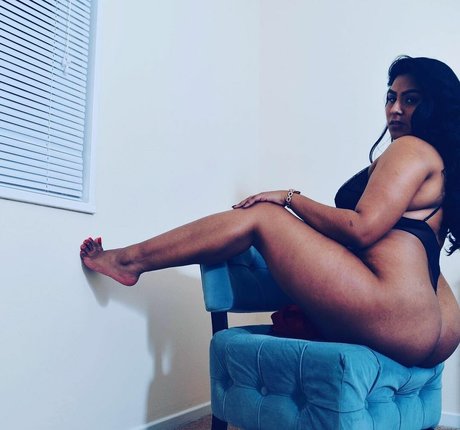 AngelaBrinx pornstar nude photo