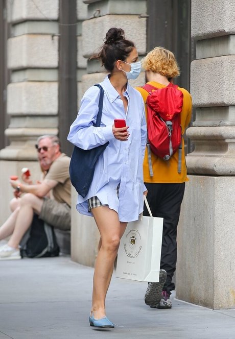 Katie Holmes pretty model archive