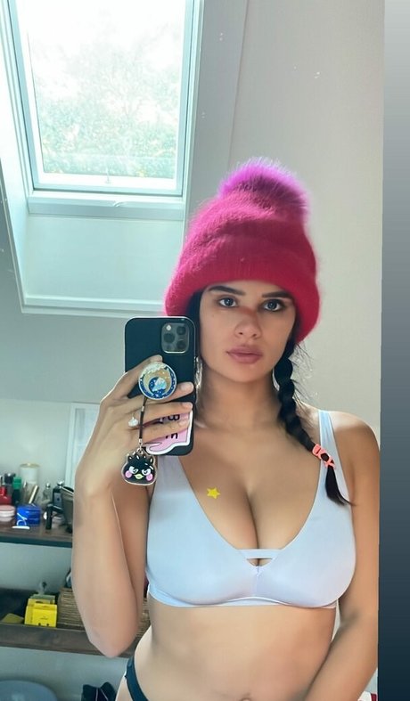 Diane Guerrero pornstar photo