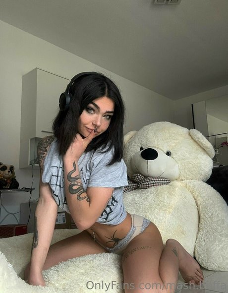 littlemash art model pic