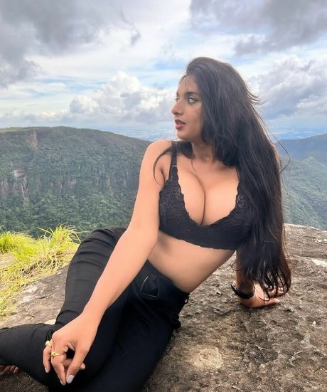 gloves onlyfans beautiful naked pictures