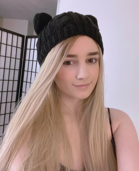 MFC Kitty nice pornstar image