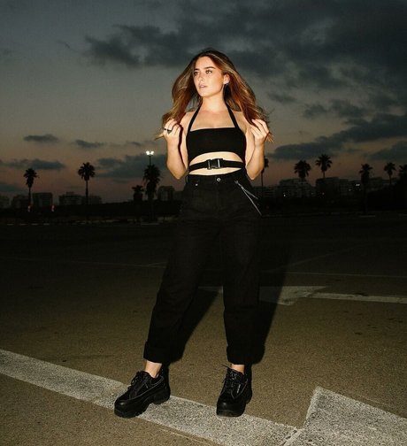 Effy Palarya pornstar beautiful pictures