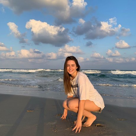 Effy Palarya nice model img