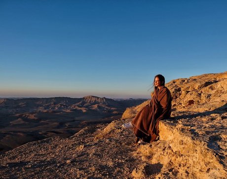 Effy Palarya model naked picture