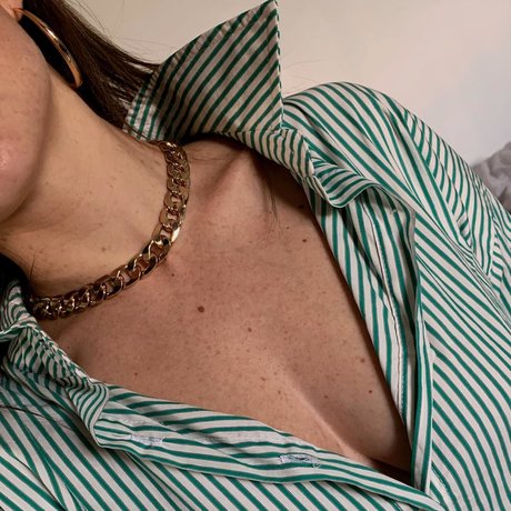 big tits mom onlyfans adult pic