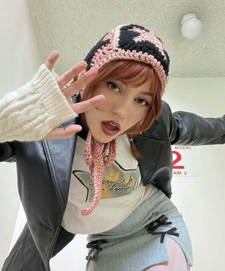 Kailee Morgue model adult picture