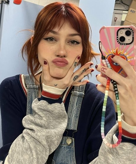 Kailee Morgue star hot pic