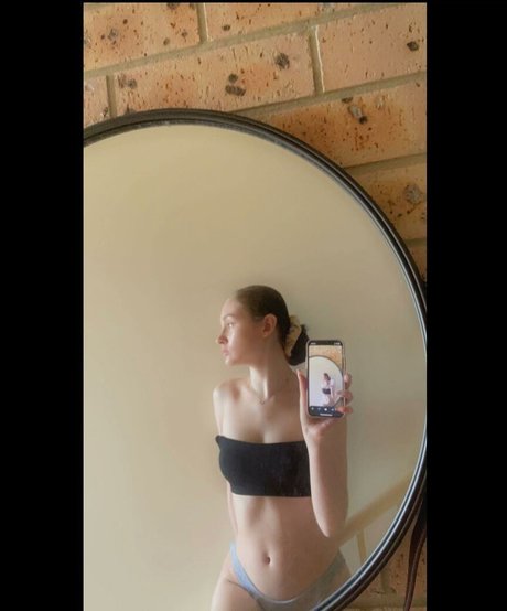 mature squirt onlyfans nude photo