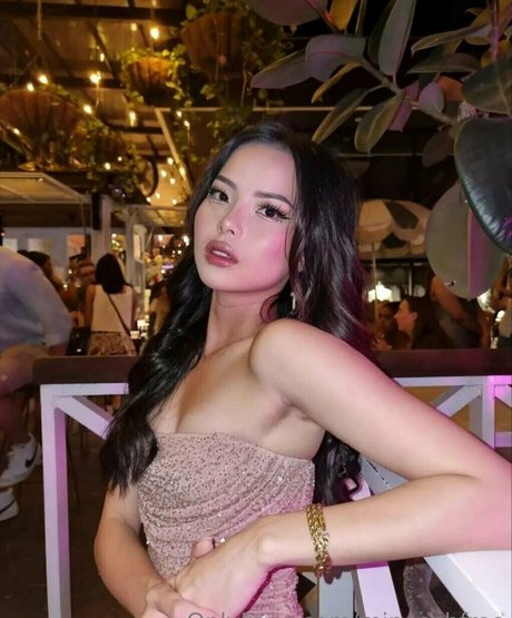 minaashfree model hot galleries